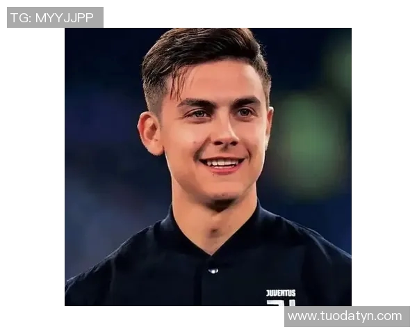 足球明星头像最火图片合集展现球场魅力与风采的视觉盛宴